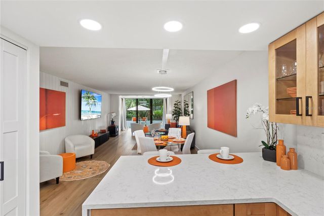 806 BAYPORT WAY 806, Longboat Key, FL 34228