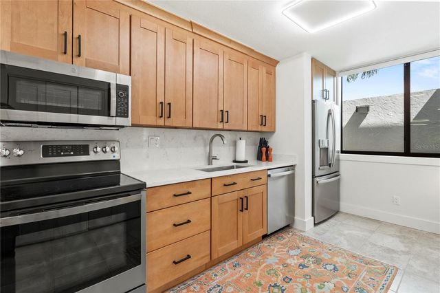 806 BAYPORT WAY 806, Longboat Key, FL 34228