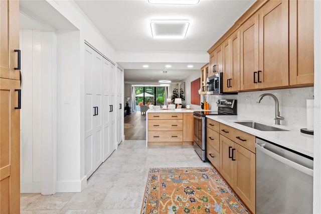 806 BAYPORT WAY 806, Longboat Key, FL 34228