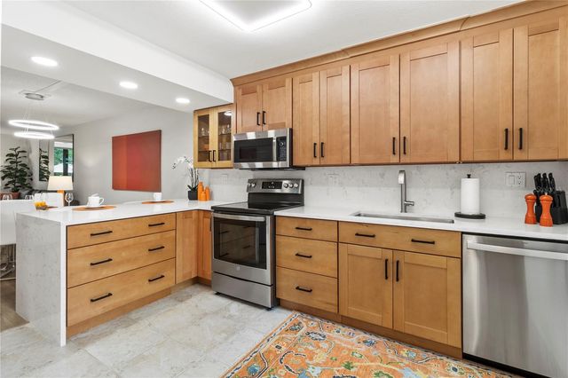 806 BAYPORT WAY 806, Longboat Key, FL 34228