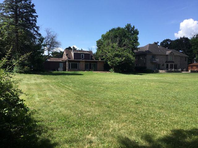 206 E Camp Mcdonald Road, Prospect Heights, IL 60070