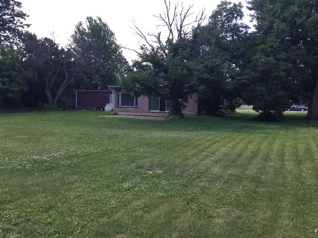 206 E Camp Mcdonald Road, Prospect Heights, IL 60070