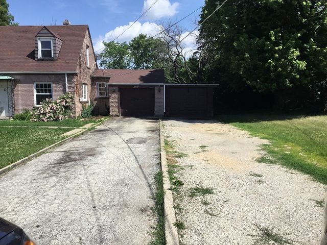 206 E Camp Mcdonald Road, Prospect Heights, IL 60070