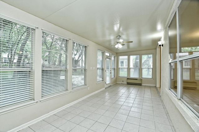 292 Whispering Wind DR, Georgetown, TX 78633