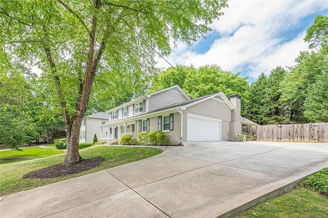 4923 Buckline Crossing, Dunwoody, GA 30338