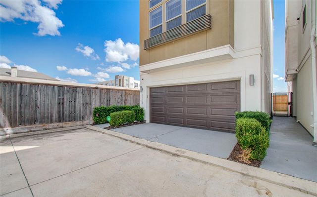3104 Mitchell Landing Court, Houston, TX 77025