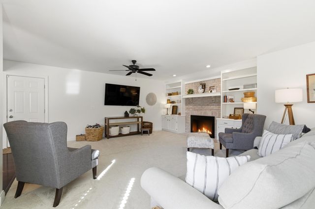 6982 Shady Nelms Drive, Dublin, OH 43017