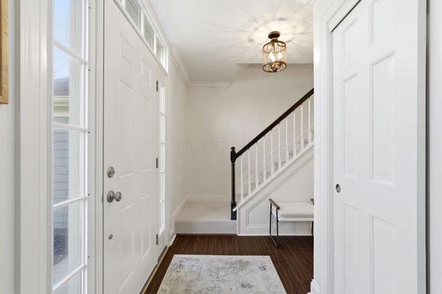 6982 Shady Nelms Drive, Dublin, OH 43017