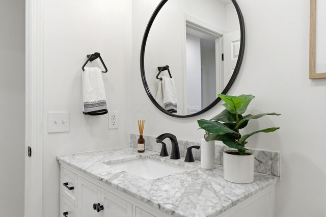 6982 Shady Nelms Drive, Dublin, OH 43017