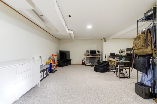 6982 Shady Nelms Drive, Dublin, OH 43017