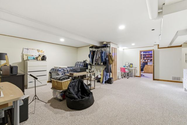 6982 Shady Nelms Drive, Dublin, OH 43017