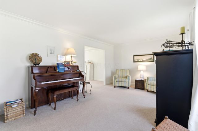 6982 Shady Nelms Drive, Dublin, OH 43017