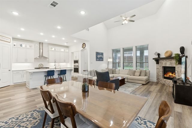 4313 Expedition Drive, Oak Point, TX 75068