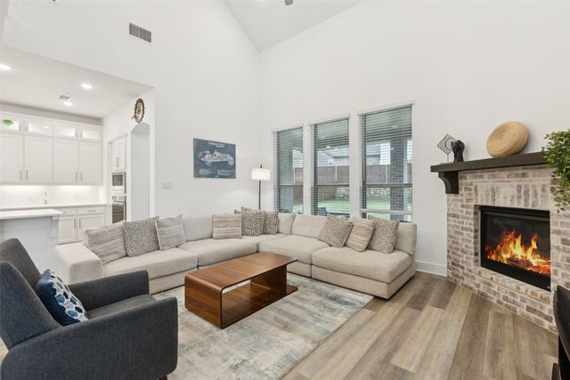 4313 Expedition Drive, Oak Point, TX 75068