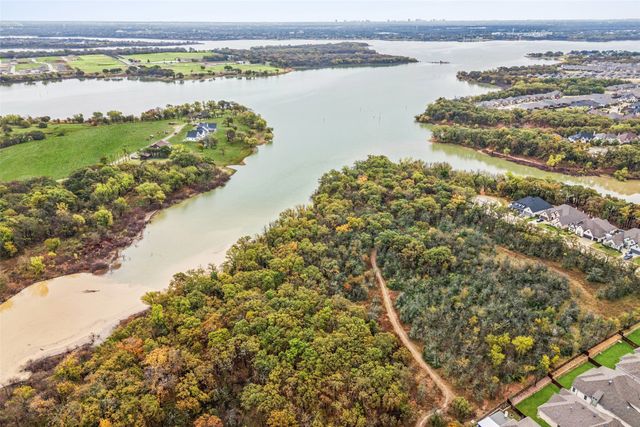 4313 Expedition Drive, Oak Point, TX 75068