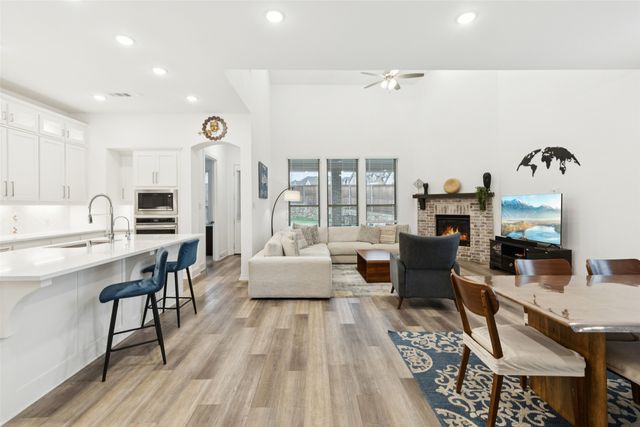 4313 Expedition Drive, Oak Point, TX 75068