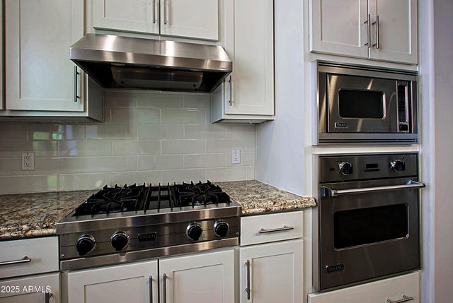 18650 N THOMPSON PEAK Parkway 1052, Scottsdale, AZ 85255