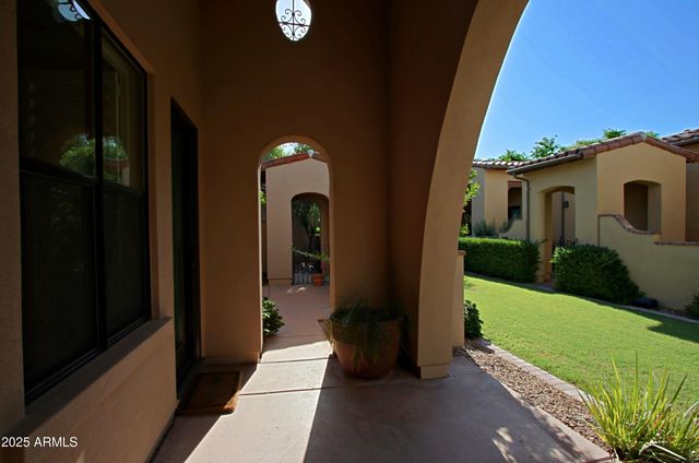 18650 N THOMPSON PEAK Parkway 1052, Scottsdale, AZ 85255