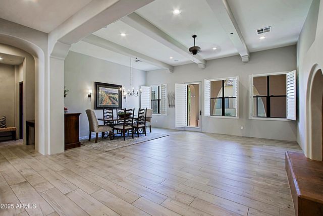 18650 N THOMPSON PEAK Parkway 1052, Scottsdale, AZ 85255