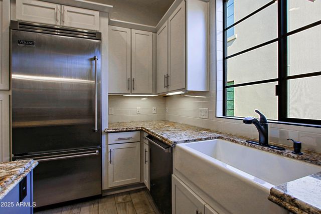 18650 N THOMPSON PEAK Parkway 1052, Scottsdale, AZ 85255