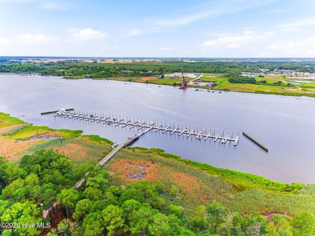 1717 Herons View Drive, Wilmington, NC 28401