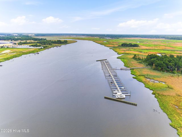 1717 Herons View Drive, Wilmington, NC 28401