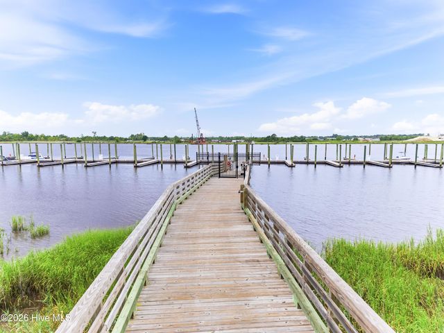 1717 Herons View Drive, Wilmington, NC 28401