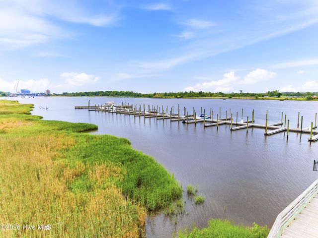 1717 Herons View Drive, Wilmington, NC 28401