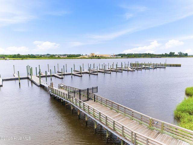 1717 Herons View Drive, Wilmington, NC 28401