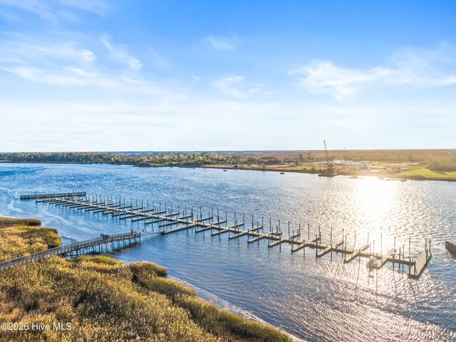 1717 Herons View Drive, Wilmington, NC 28401