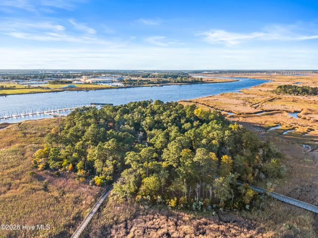 1717 Herons View Drive, Wilmington, NC 28401