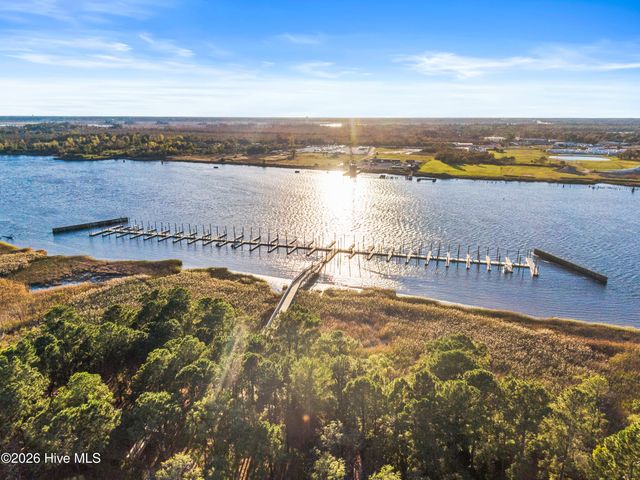 1717 Herons View Drive, Wilmington, NC 28401