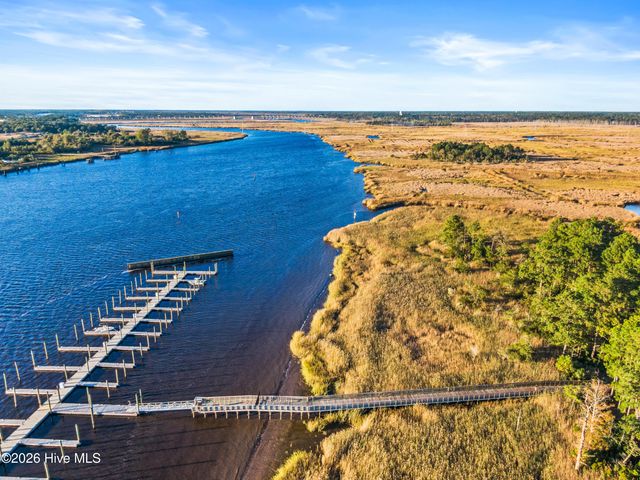 1717 Herons View Drive, Wilmington, NC 28401