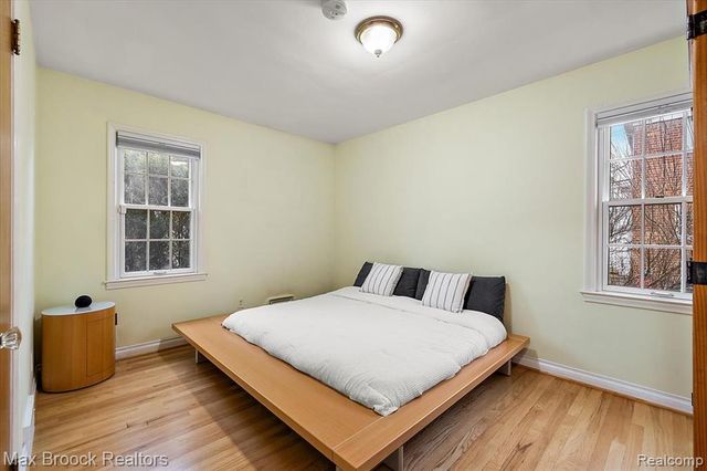 32350 Sheridan Drive, Beverly Hills, MI 48025