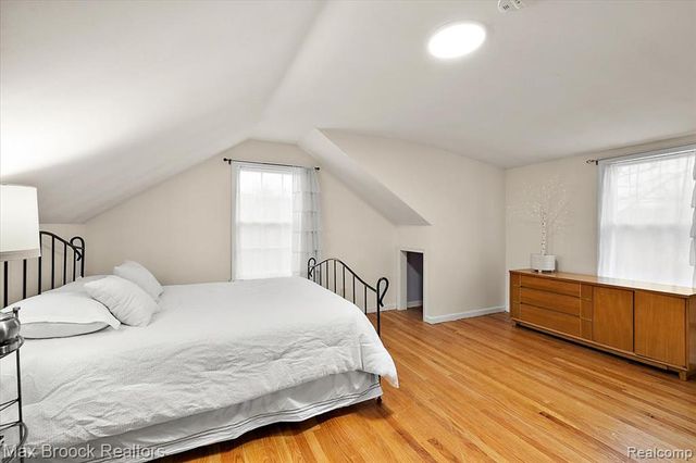 32350 Sheridan Drive, Beverly Hills, MI 48025