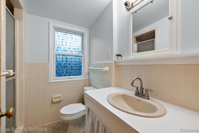 32350 Sheridan Drive, Beverly Hills, MI 48025