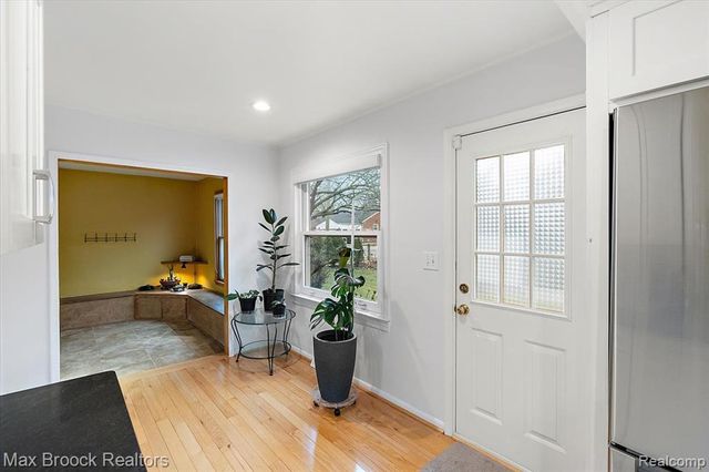 32350 Sheridan Drive, Beverly Hills, MI 48025