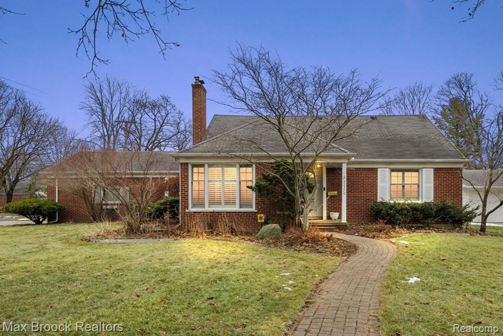 32350 Sheridan Drive, Beverly Hills, MI 48025