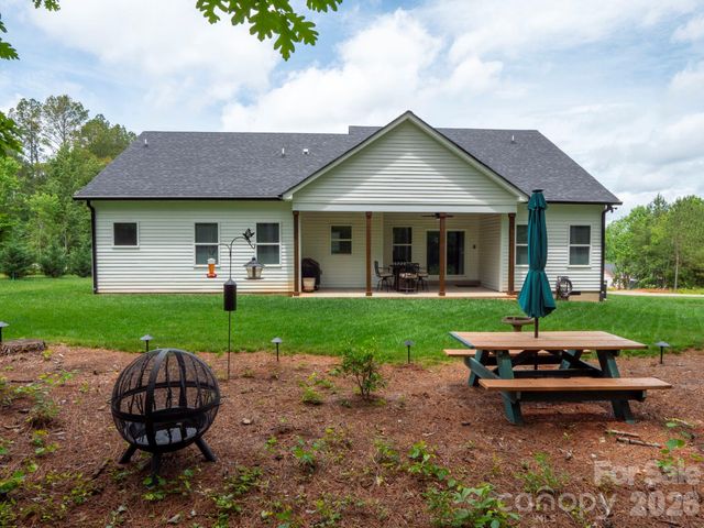 7051 Sparrow Lane, Vale, NC 28168