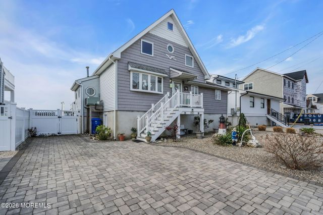 3467 E Lisbon Avenue, Toms River, NJ 08753