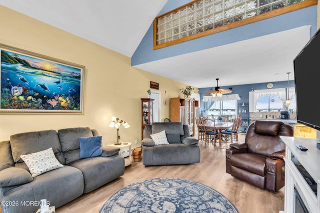 3467 E Lisbon Avenue, Toms River, NJ 08753