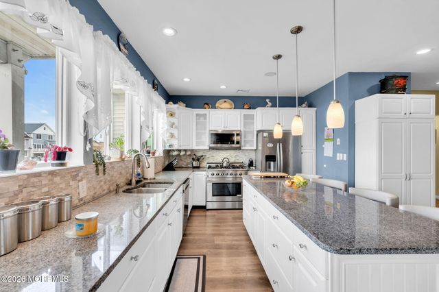 3467 E Lisbon Avenue, Toms River, NJ 08753