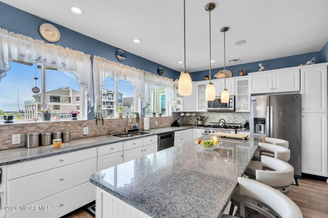 3467 E Lisbon Avenue, Toms River, NJ 08753