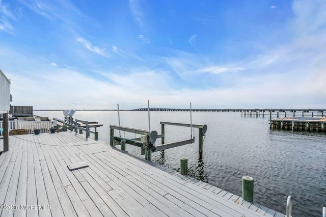 3467 E Lisbon Avenue, Toms River, NJ 08753