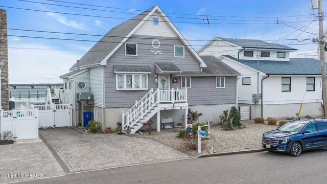 3467 E Lisbon Avenue, Toms River, NJ 08753