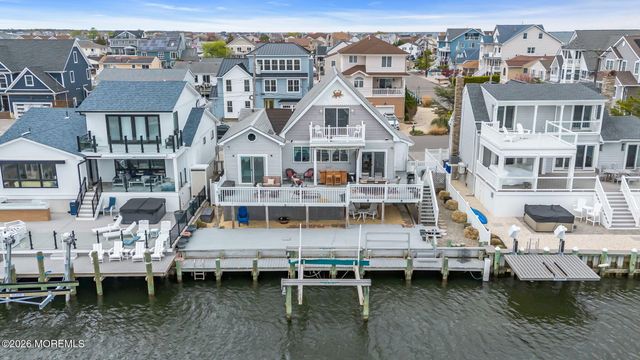 3467 E Lisbon Avenue, Toms River, NJ 08753