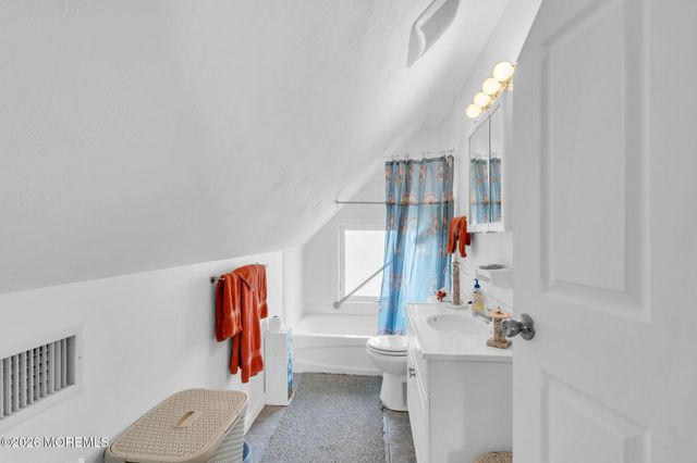 3467 E Lisbon Avenue, Toms River, NJ 08753