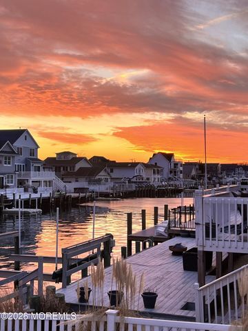 3467 E Lisbon Avenue, Toms River, NJ 08753