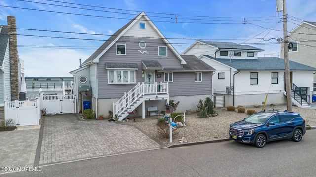 3467 E Lisbon Avenue, Toms River, NJ 08753