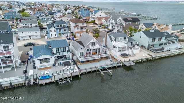 3467 E Lisbon Avenue, Toms River, NJ 08753